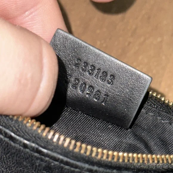 Gucci Guccissma leather embossed key chain coin wallet holder - Picture 9 of 10